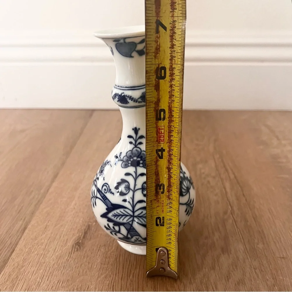 Antique Meissen Germany Blue Onion Porcelain Vase Hand‎ Painted 6.75” H